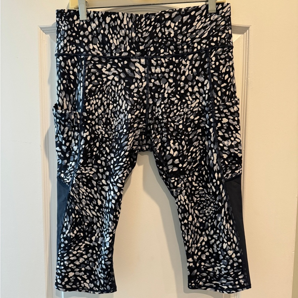 Athleta crop leggings size large
